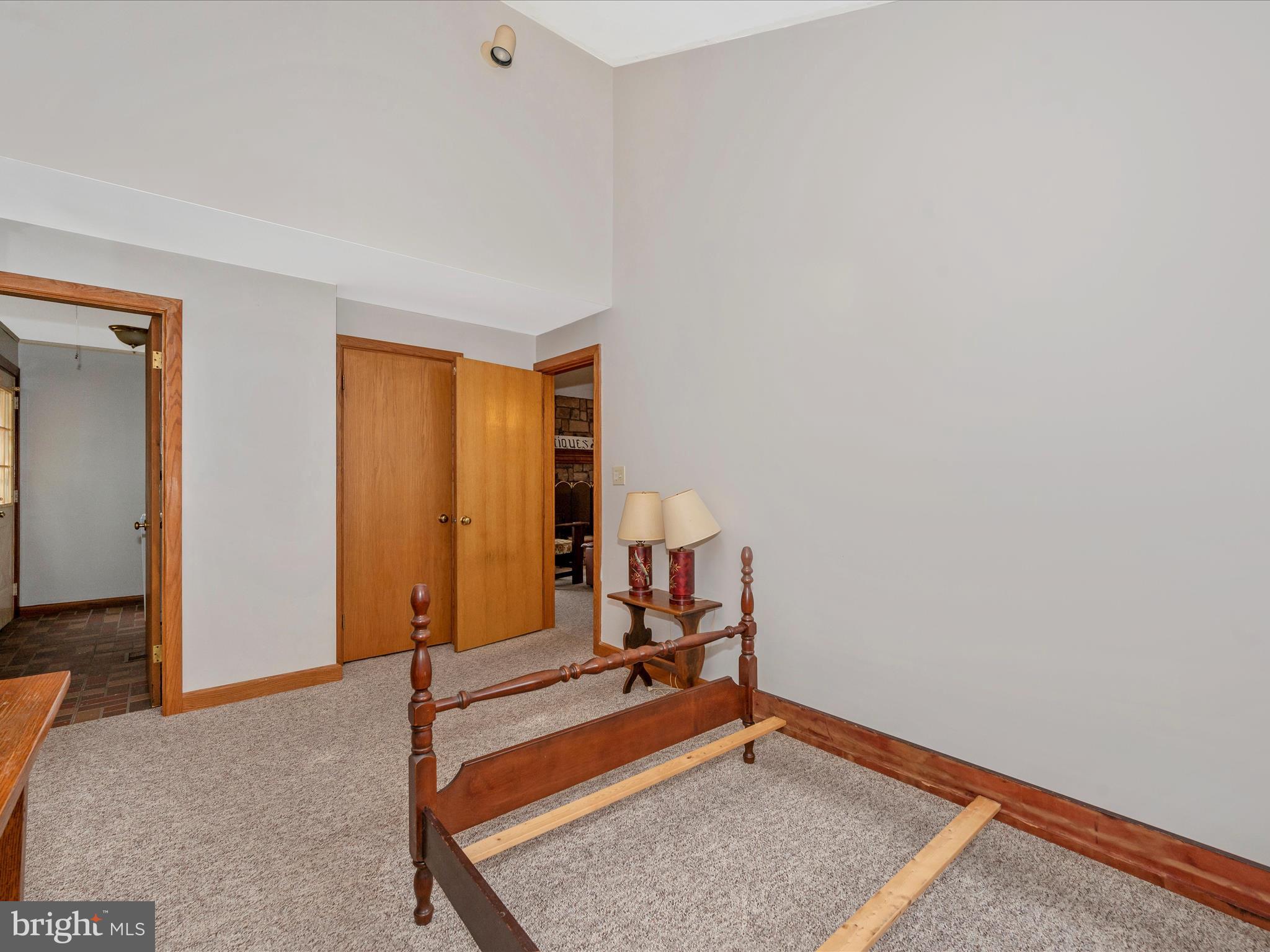 CHESTNUT GROVE - Residential