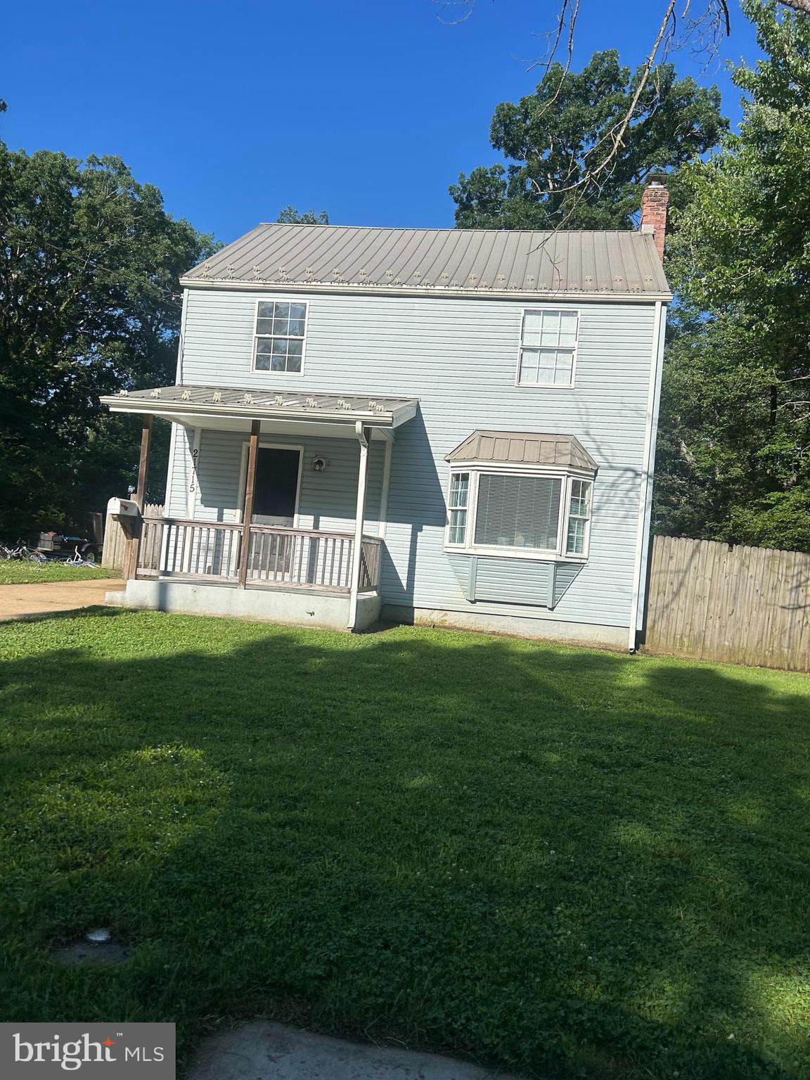 This is a three-bedroom, two-bath home with a large living room, eat-in kitchen, and fenced backyard. It is convenient to Pax River, shopping, and schools. Ample parking, good yard space. Fresh paint! Take a peek.