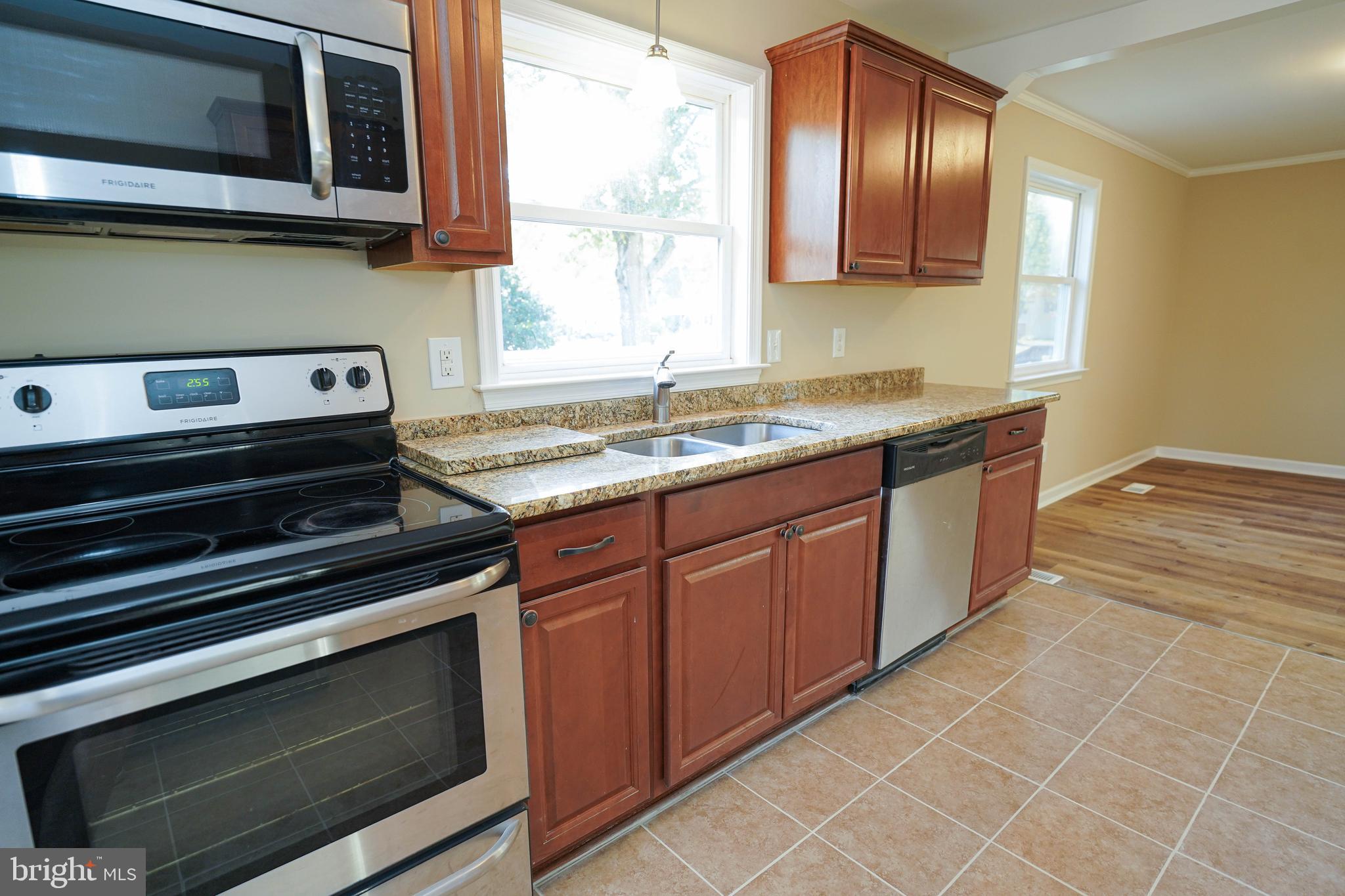 LIVINGSTON HEIGHTS - Residential Lease