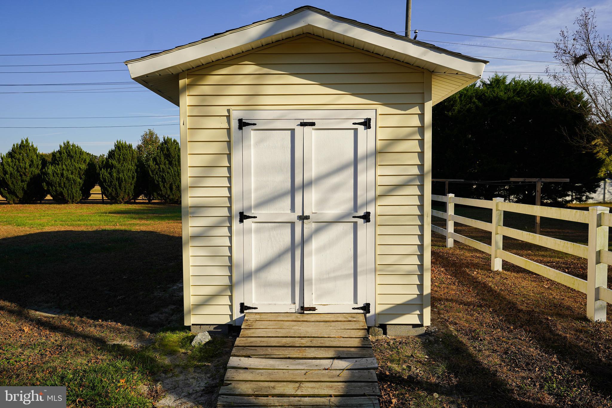 LIVINGSTON HEIGHTS - Residential Lease