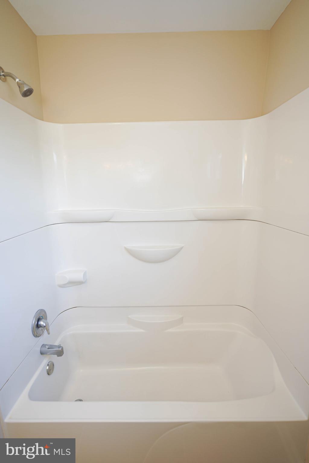 LIVINGSTON HEIGHTS - Residential Lease