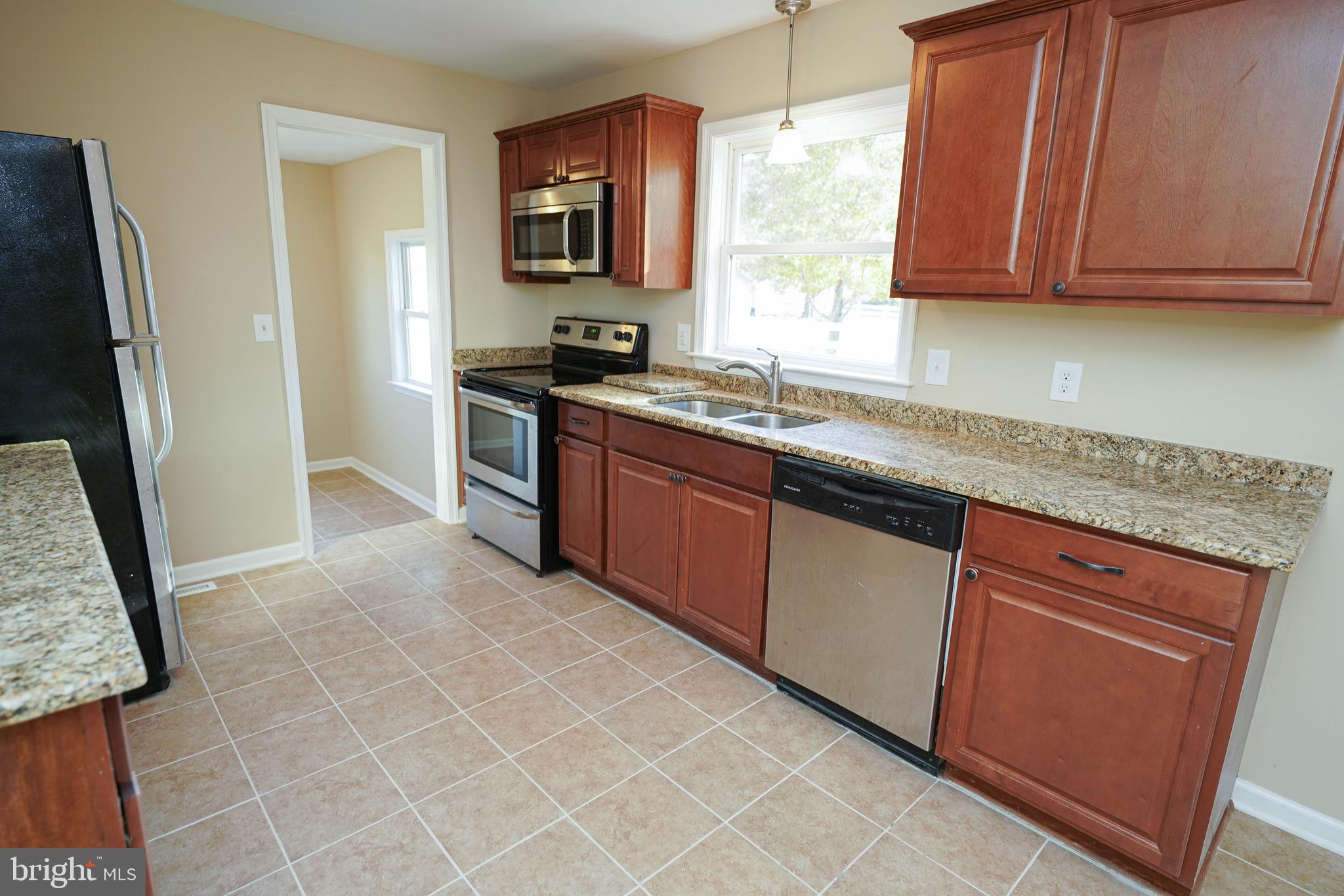 LIVINGSTON HEIGHTS - Residential Lease