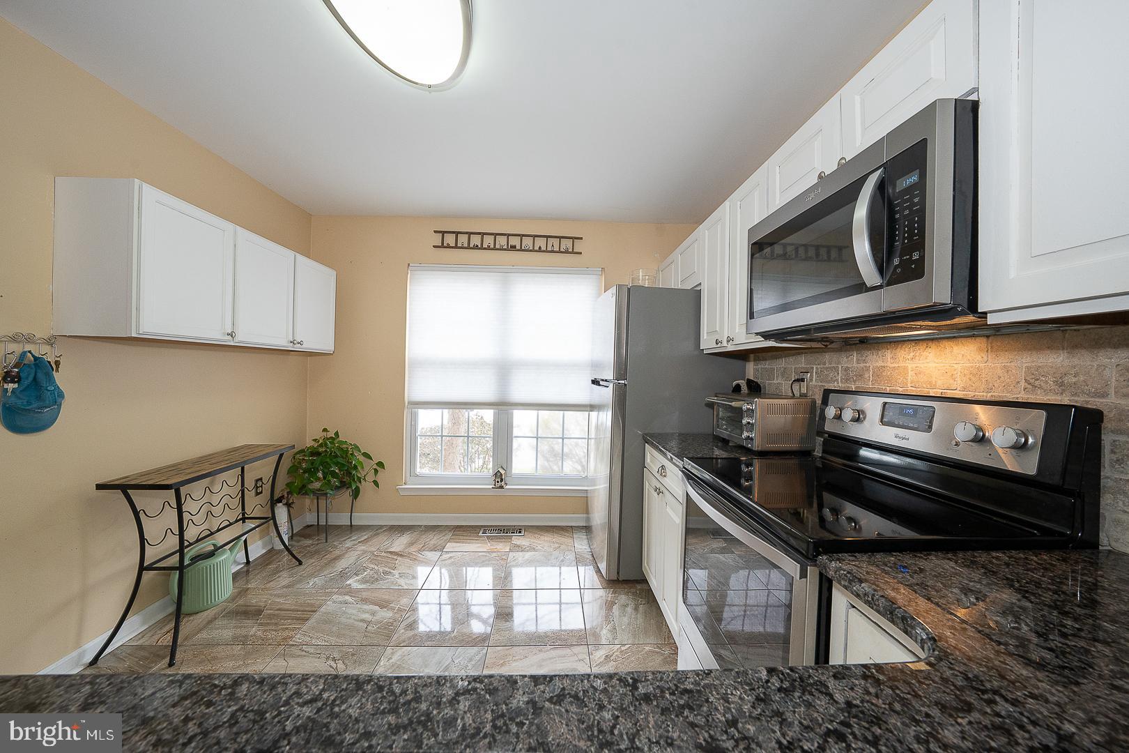 BALLINAHINCH - Residential