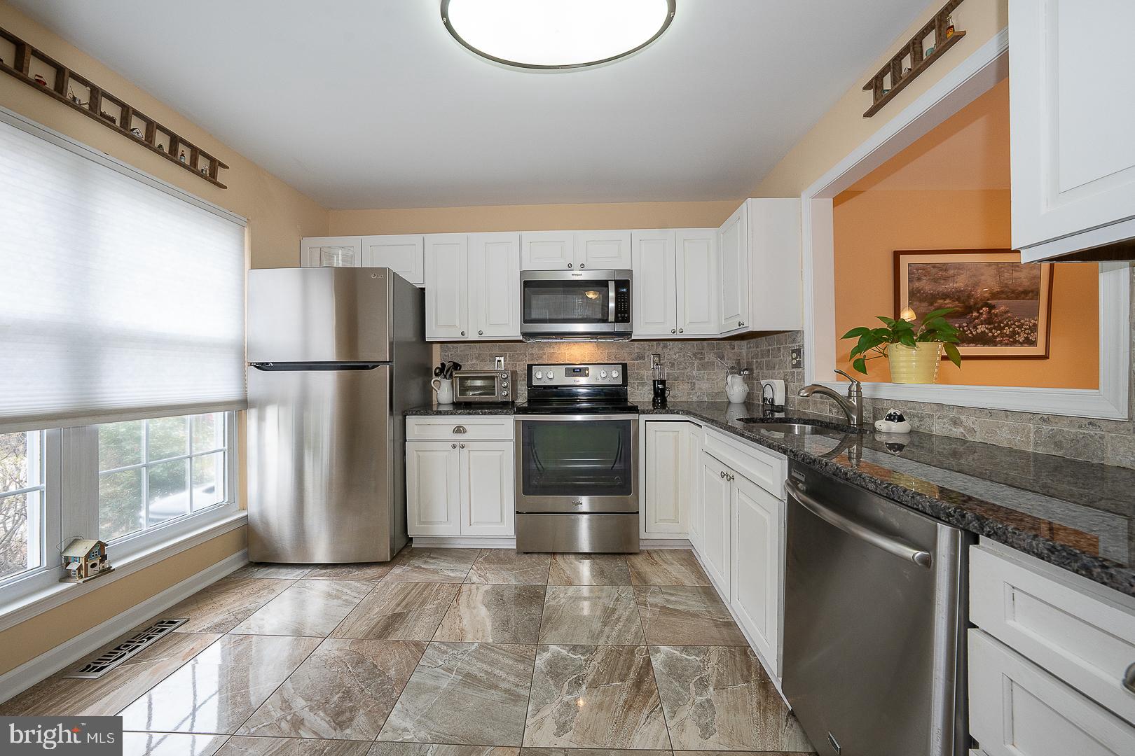 BALLINAHINCH - Residential