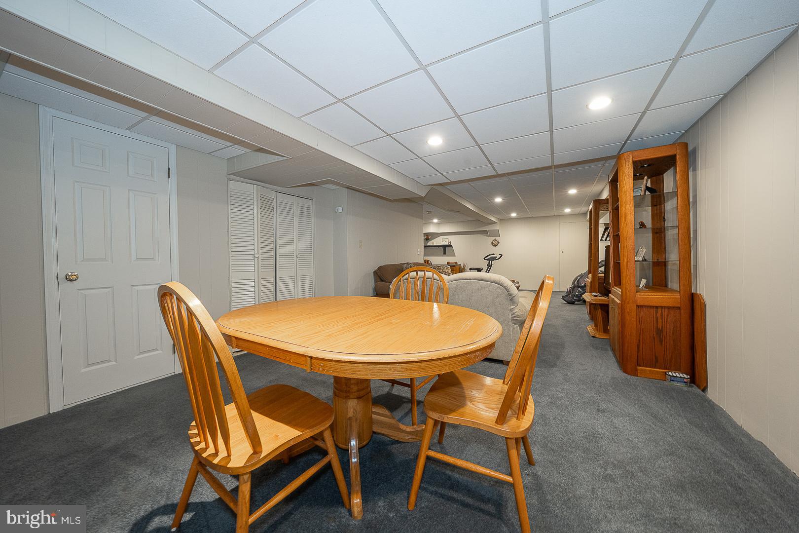 BALLINAHINCH - Residential