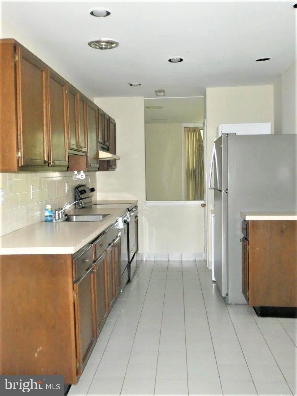 THOMAS CHOICE - Residential