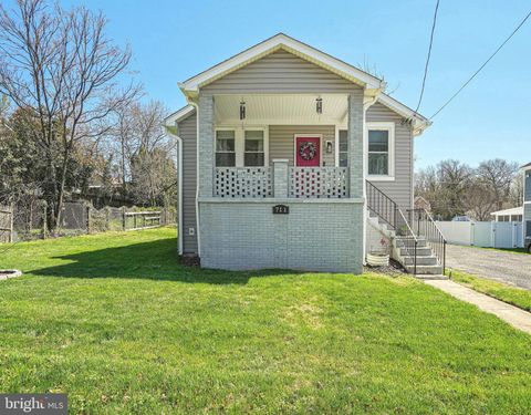 711 60TH AVENUE FAIRMOUNT HEIGHTS MD 20743