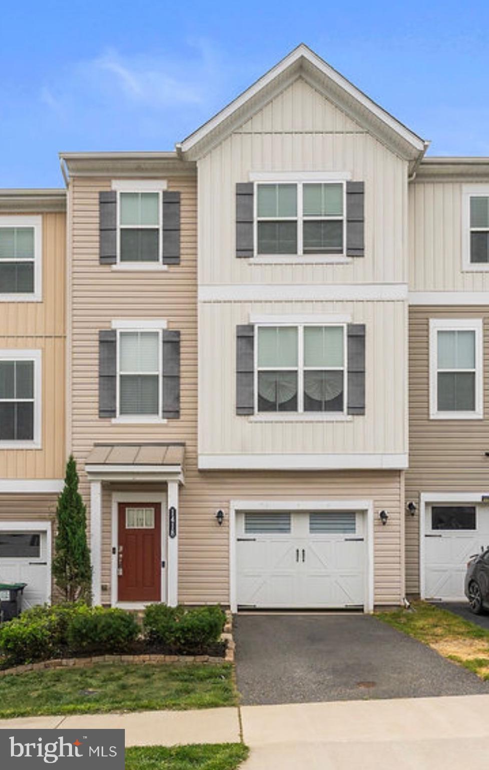 1418 HUDGINS FARM CIRCLE