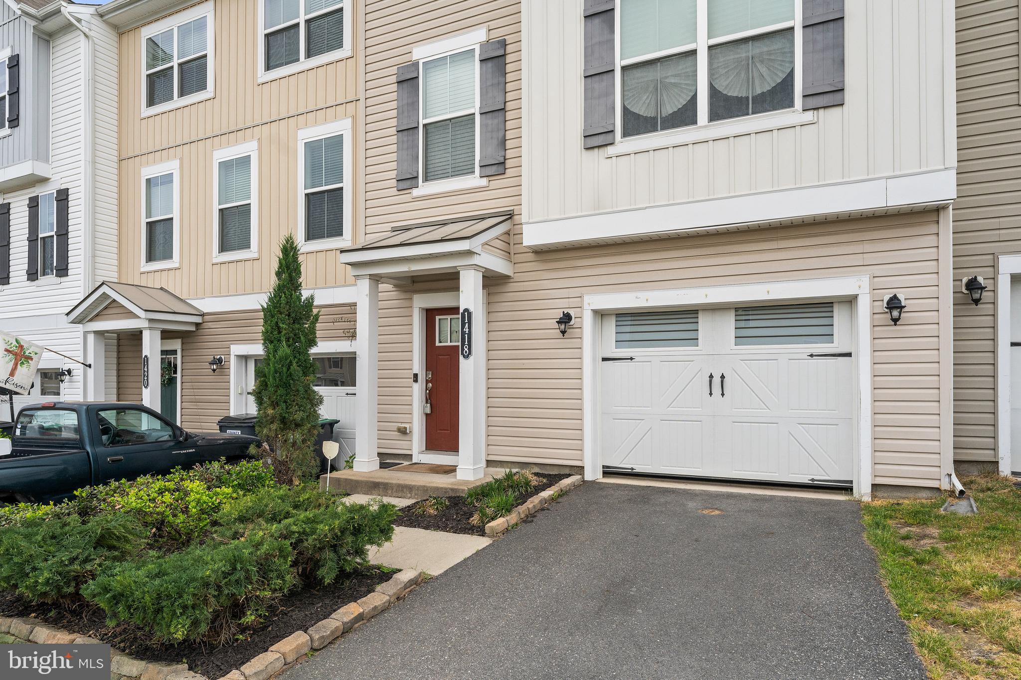 1418 HUDGINS FARM CIRCLE