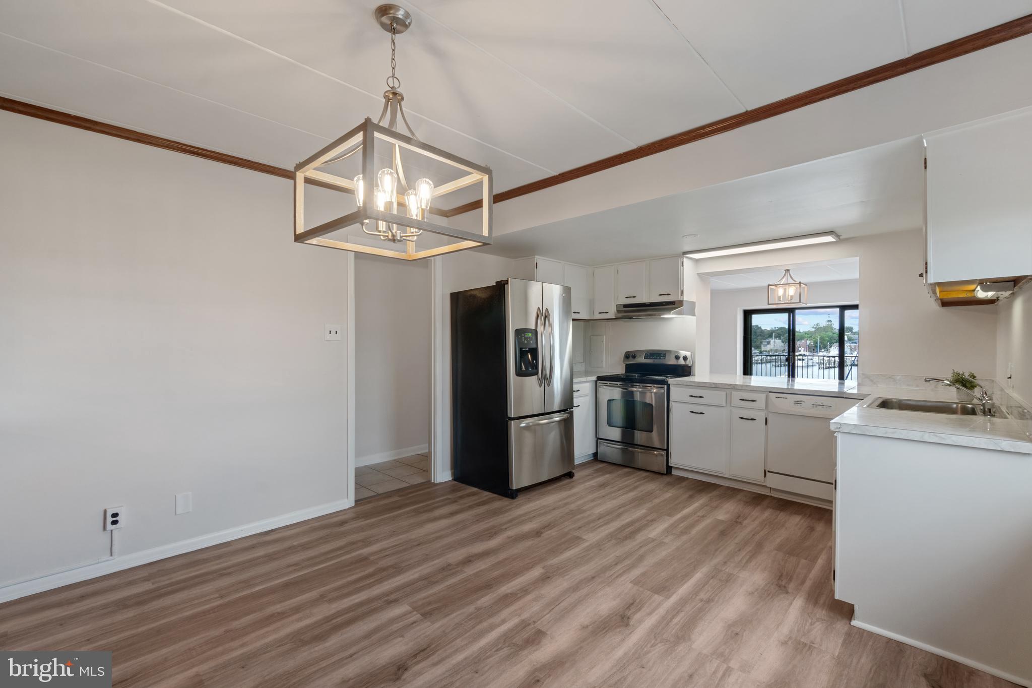 THE TECUMSEH - Residential Lease