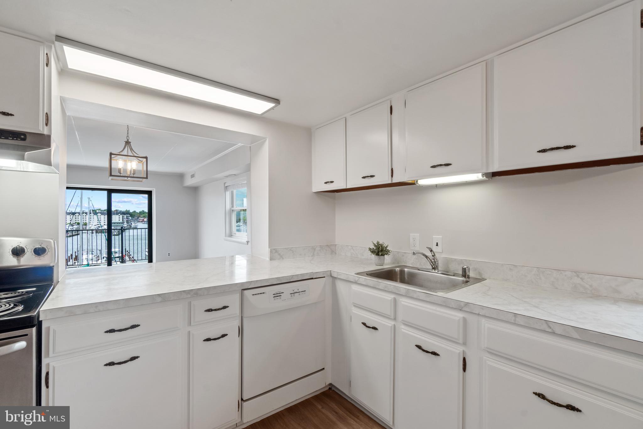THE TECUMSEH - Residential Lease