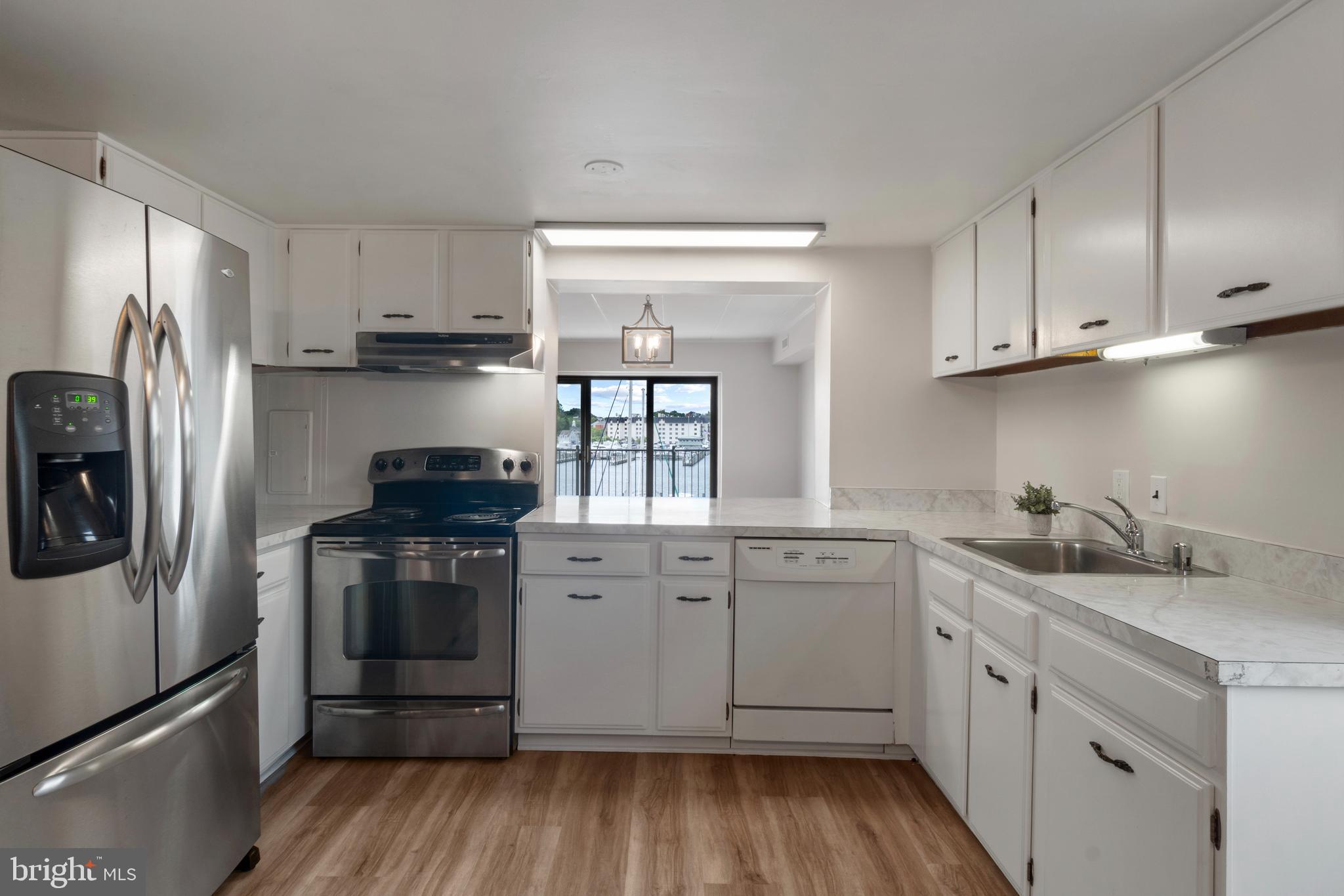 THE TECUMSEH - Residential Lease