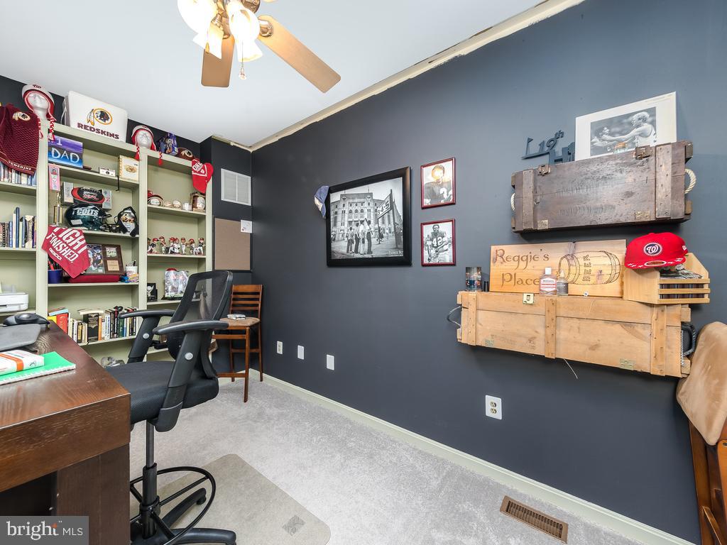 HAMPTON SQUARE CONDOMINIUMS - Residential