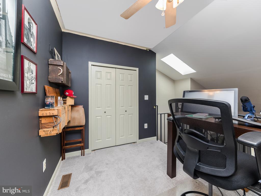 HAMPTON SQUARE CONDOMINIUMS - Residential