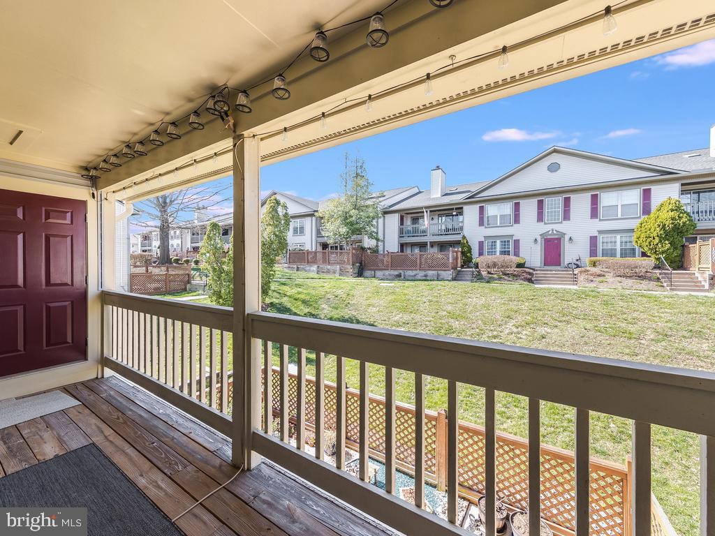 HAMPTON SQUARE CONDOMINIUMS - Residential