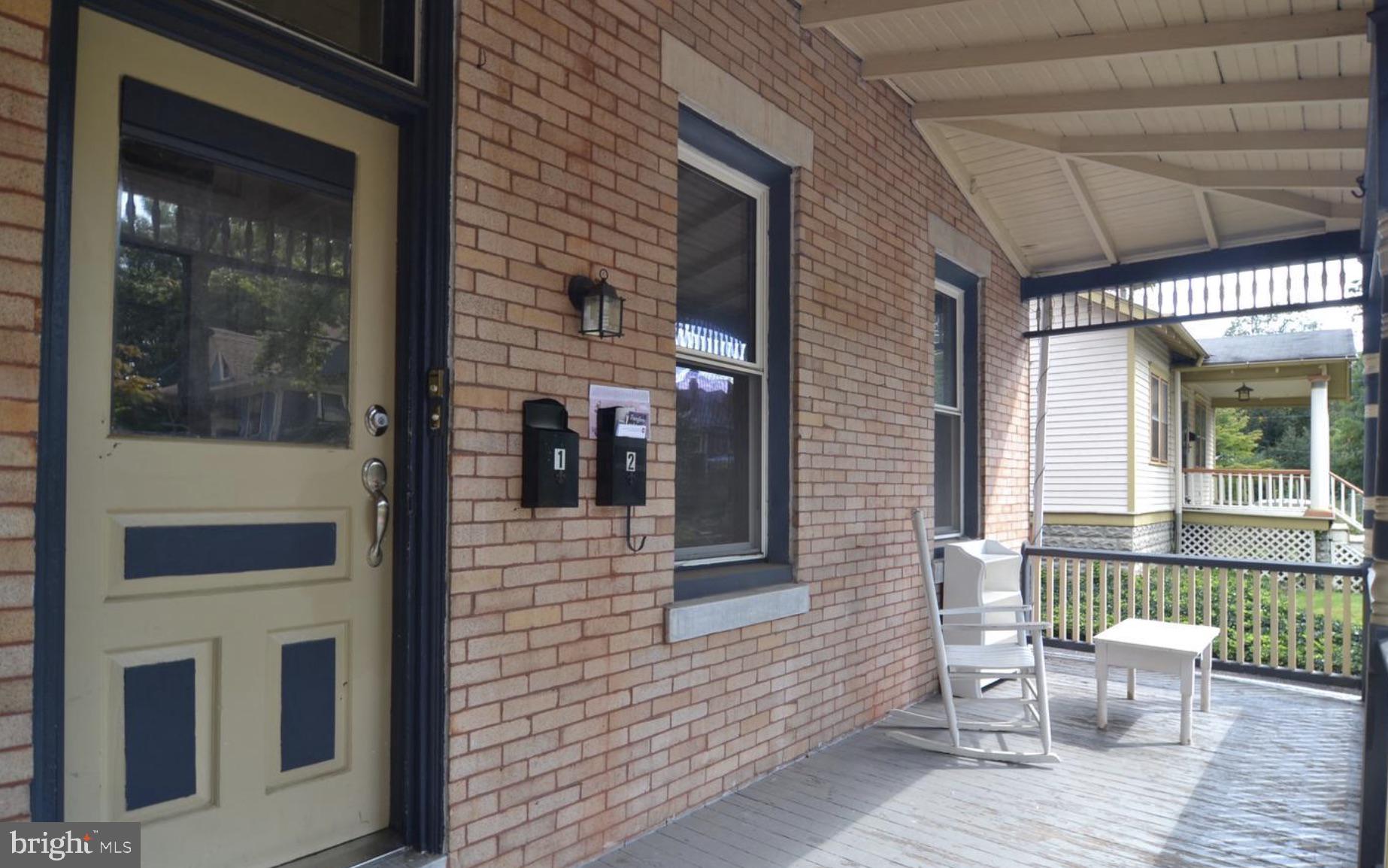 17 W SUMMIT AVENUE