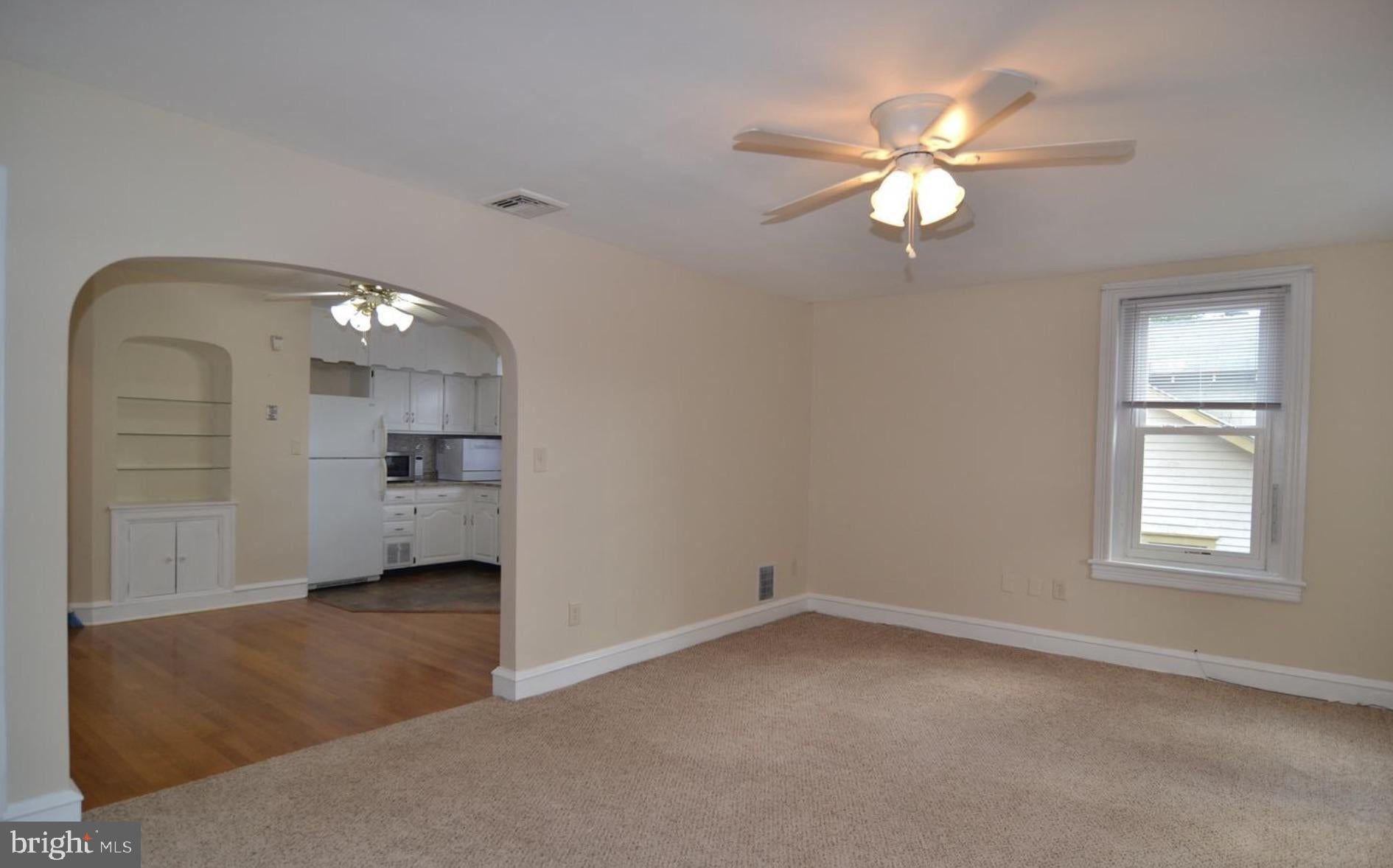 17 W SUMMIT AVENUE