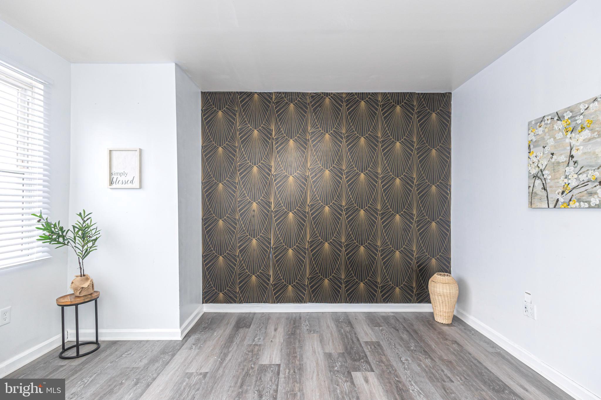 WEST OAK LANE - Residential