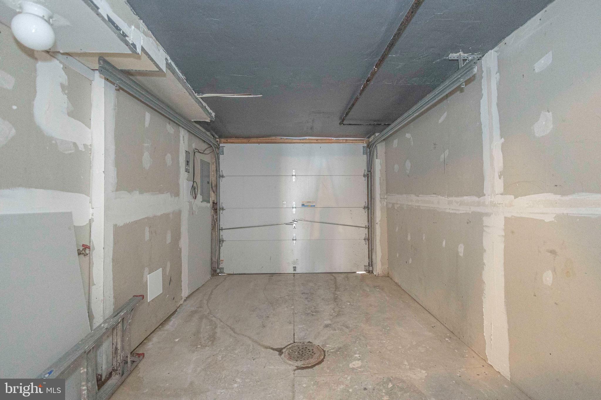 WEST OAK LANE - Residential