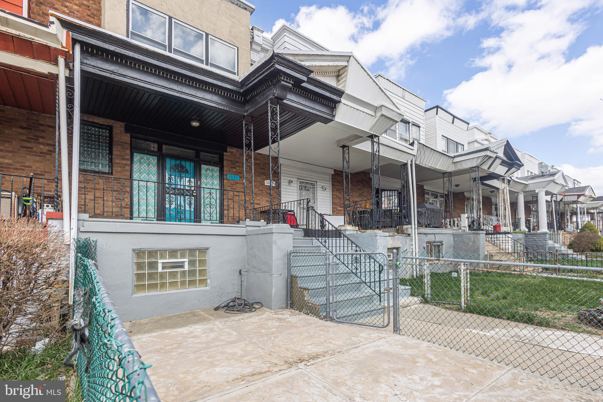 WEST OAK LANE - Residential