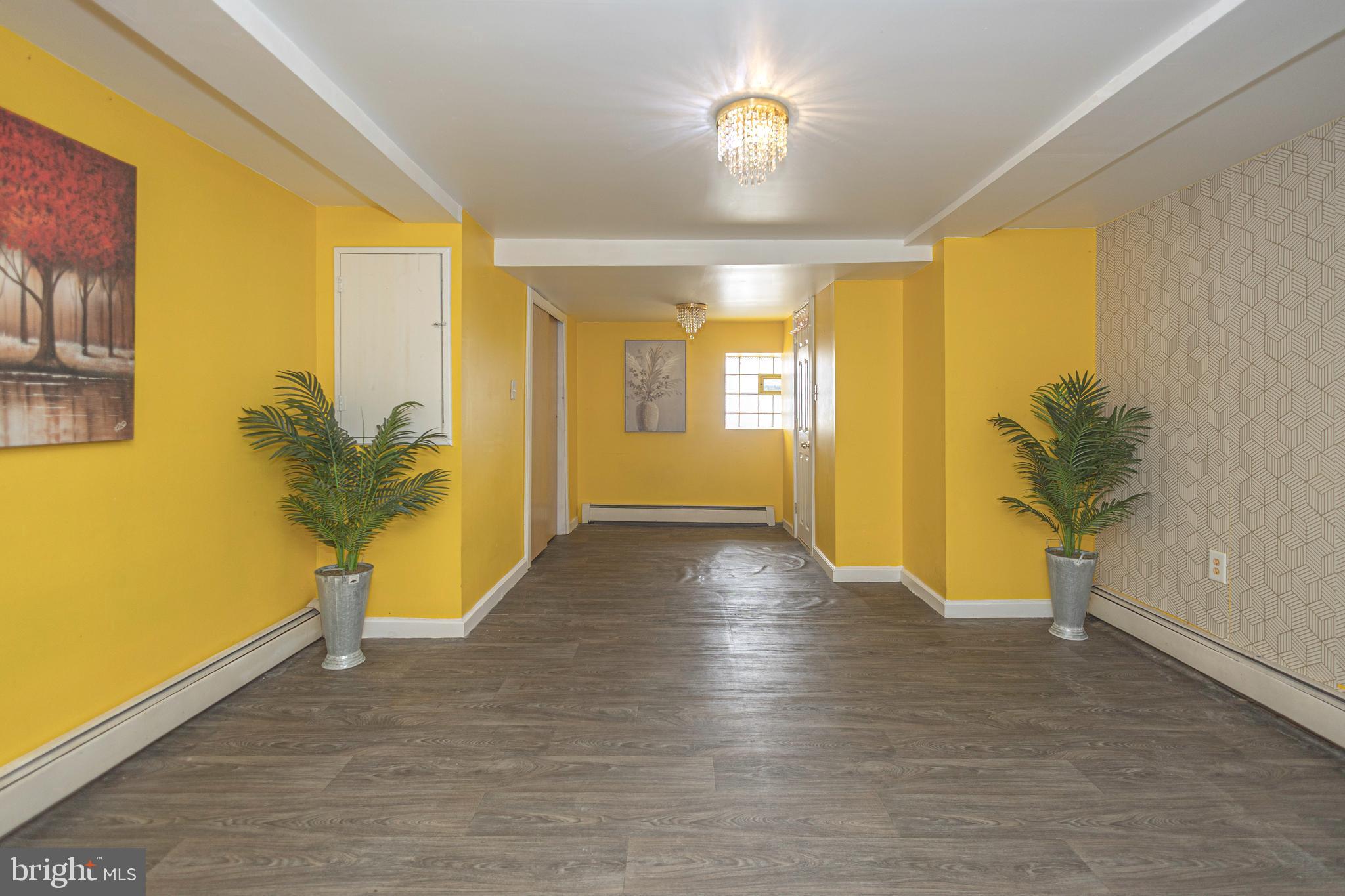 WEST OAK LANE - Residential