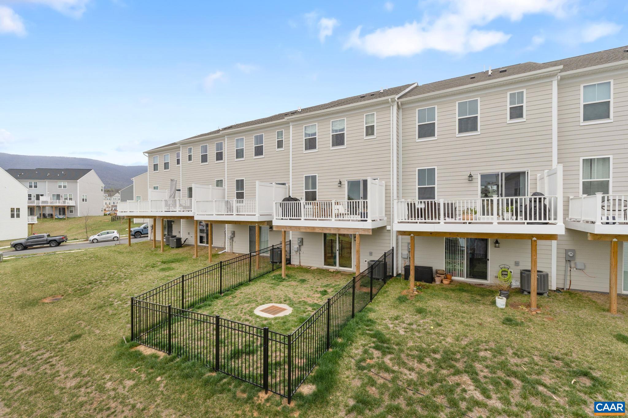 PLEASANT GREEN - Residential