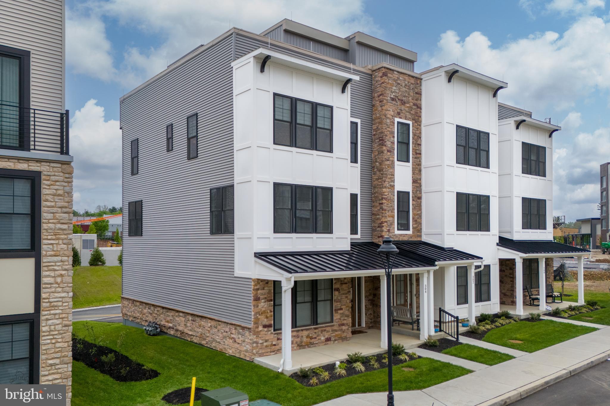 NEWTOWN WALK AT ELLIS PRESERVE - Residential