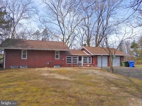 Photo of 609 Hurffville Crosskeys Road, SEWELL, NJ 08080 (MLS # NJGL2070168)