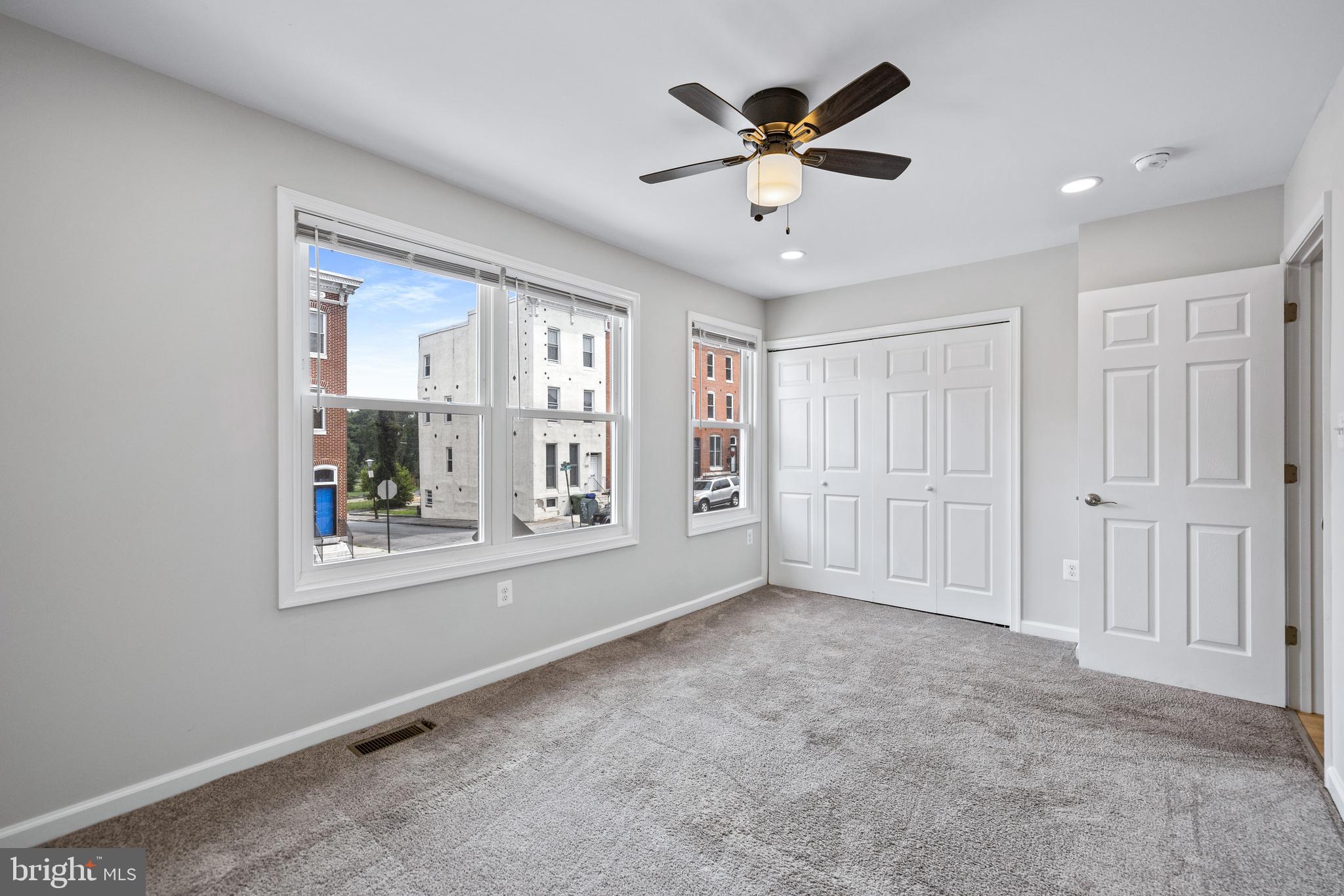 JOHNSTON SQUARE - Residential