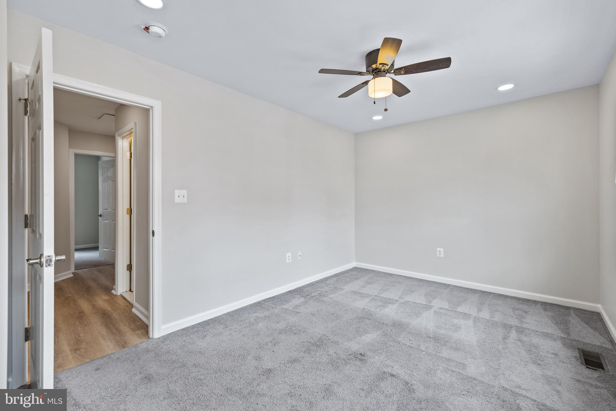 JOHNSTON SQUARE - Residential