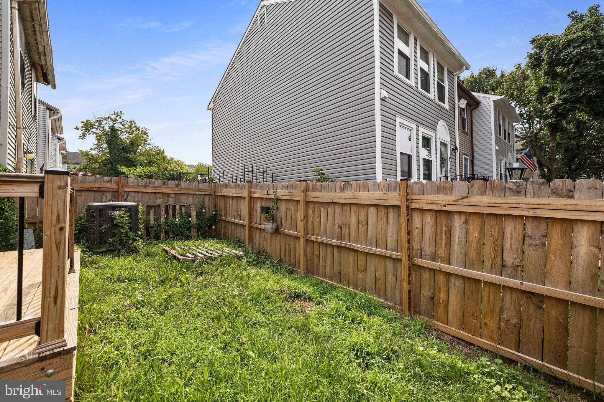 JOHNSTON SQUARE - Residential