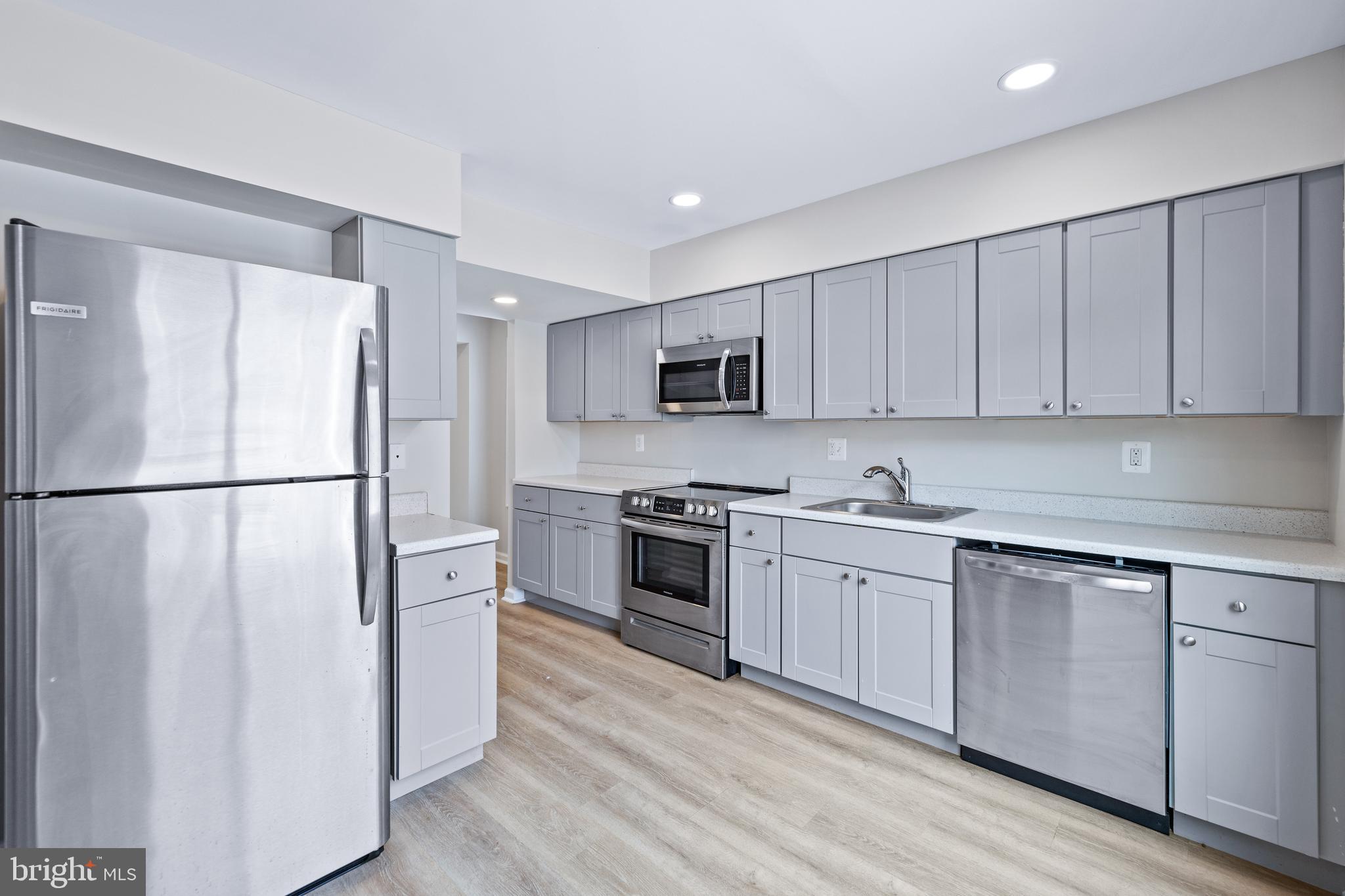 JOHNSTON SQUARE - Residential