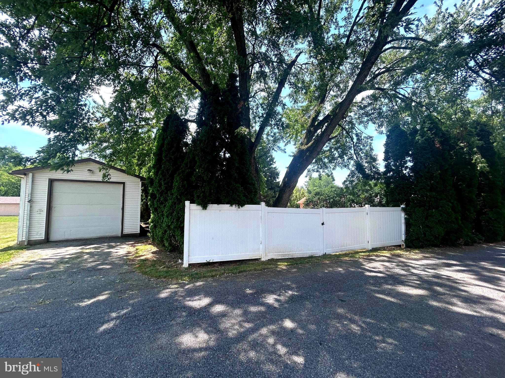402 NOBLE STREET