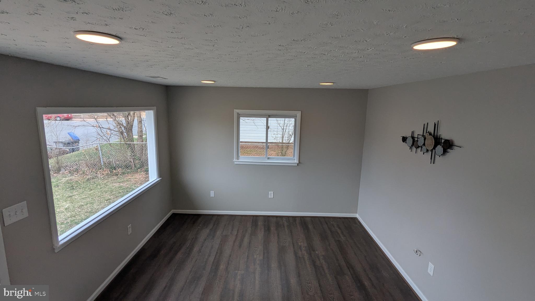 MANASSAS PARK - Residential