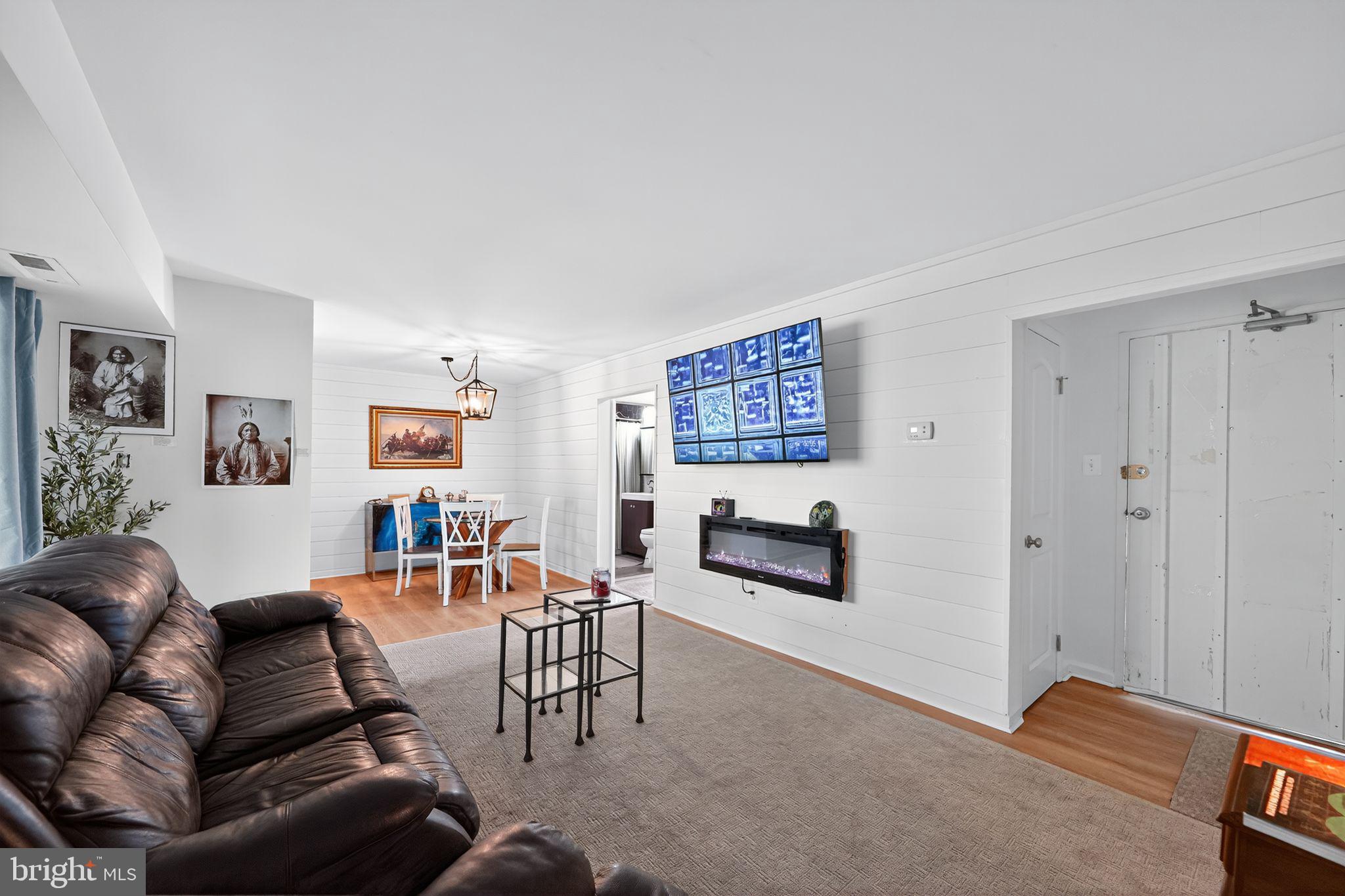 KALMIA LEE CONDO - Residential