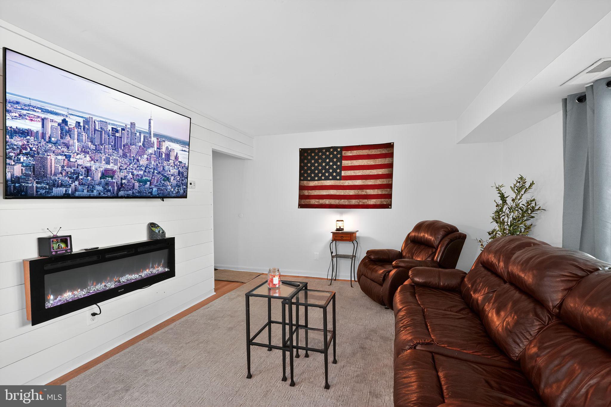 KALMIA LEE CONDO - Residential