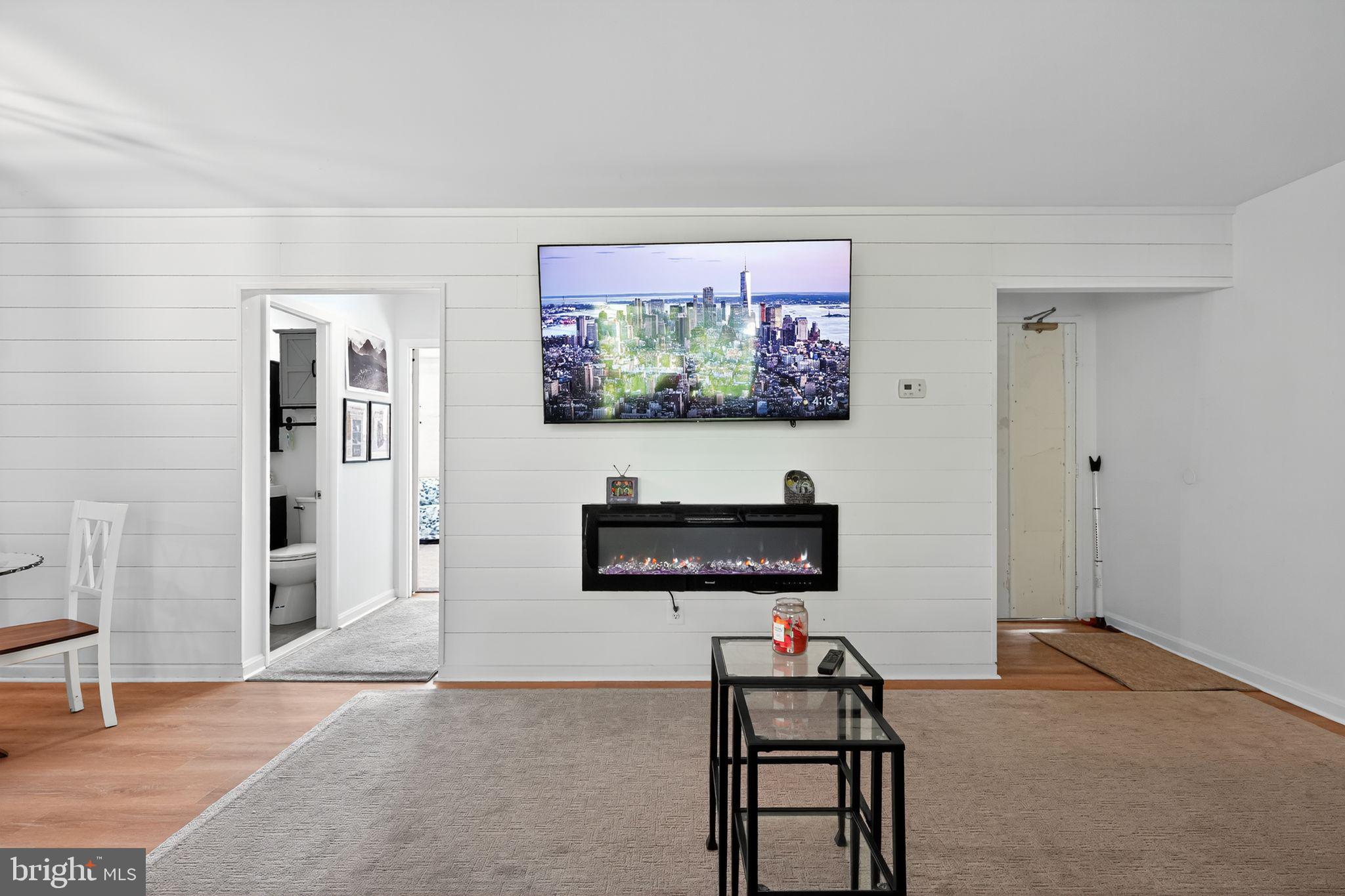 KALMIA LEE CONDO - Residential