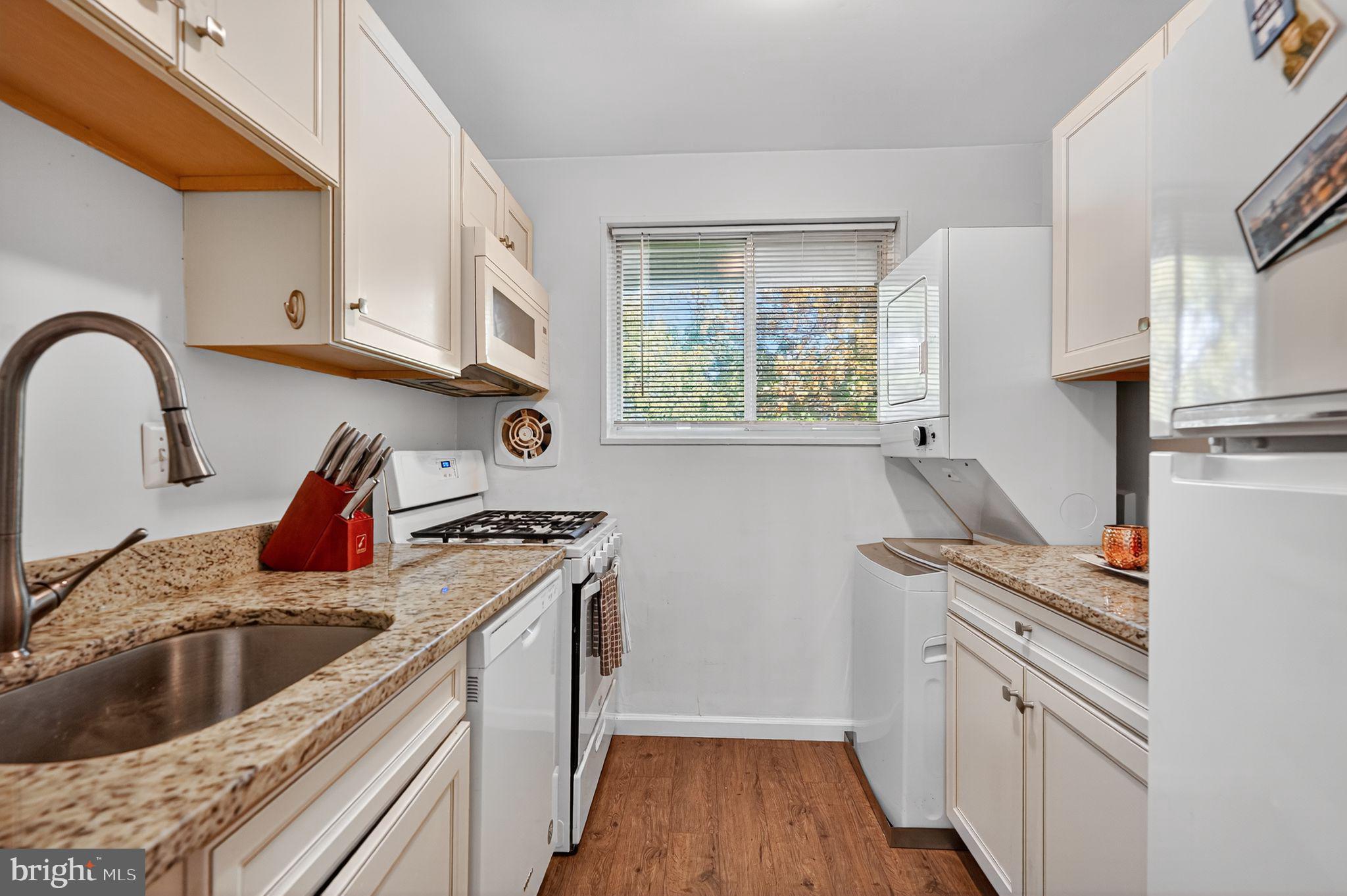 KALMIA LEE CONDO - Residential