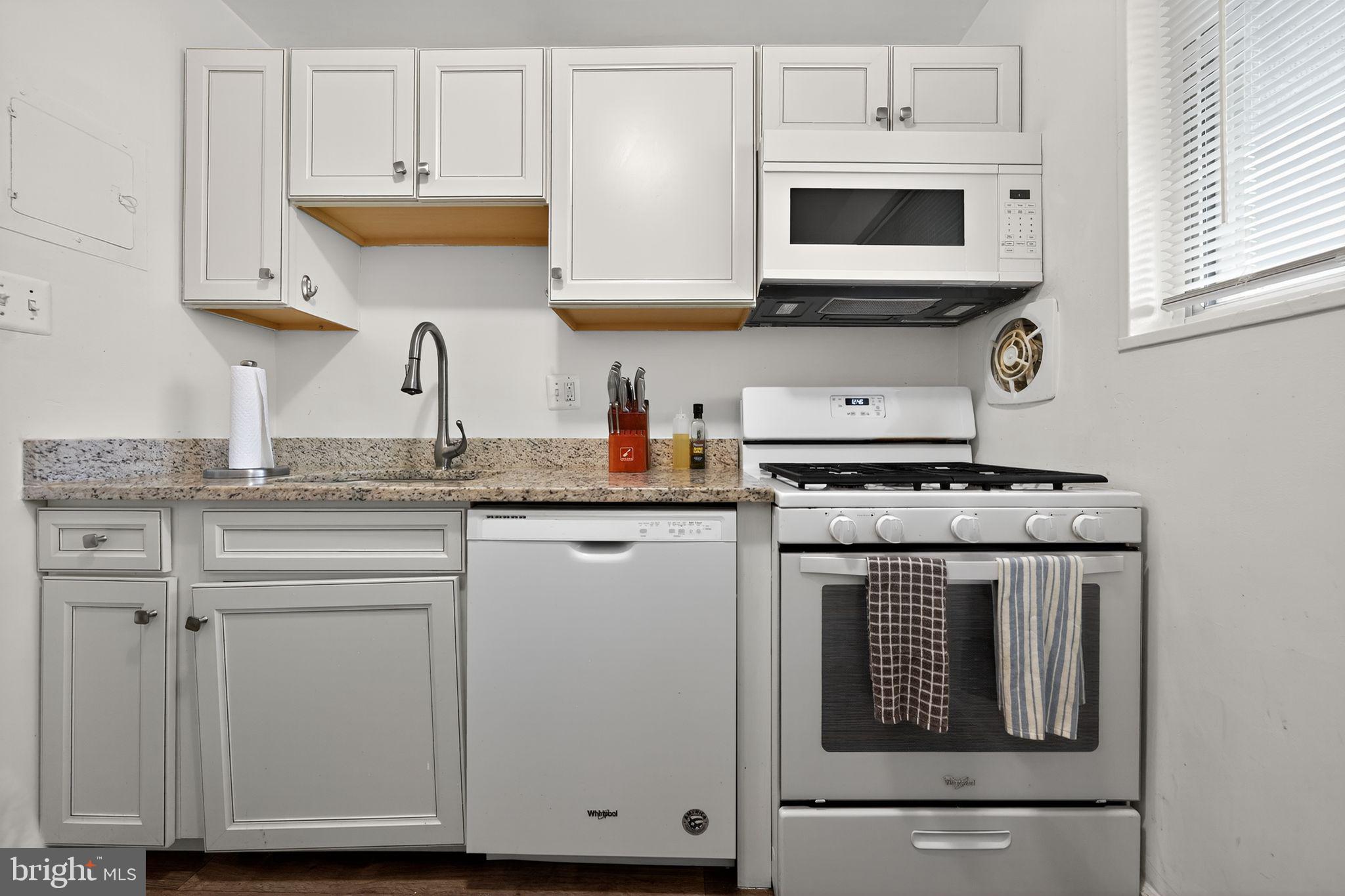 KALMIA LEE CONDO - Residential