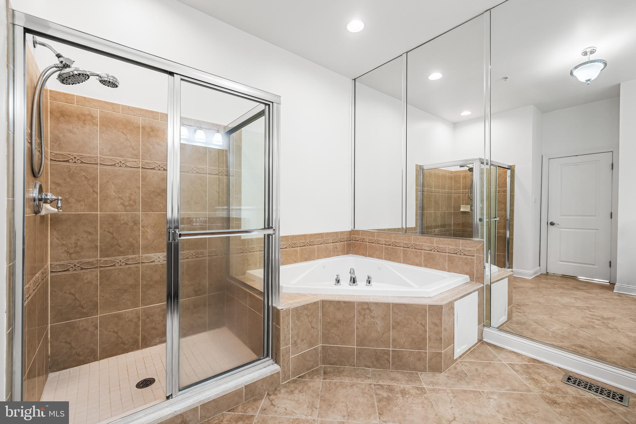 ROCKLAND RIDGE - Residential Lease