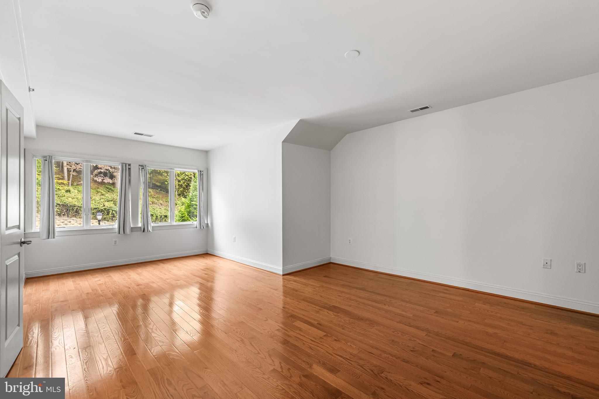 ROCKLAND RIDGE - Residential Lease