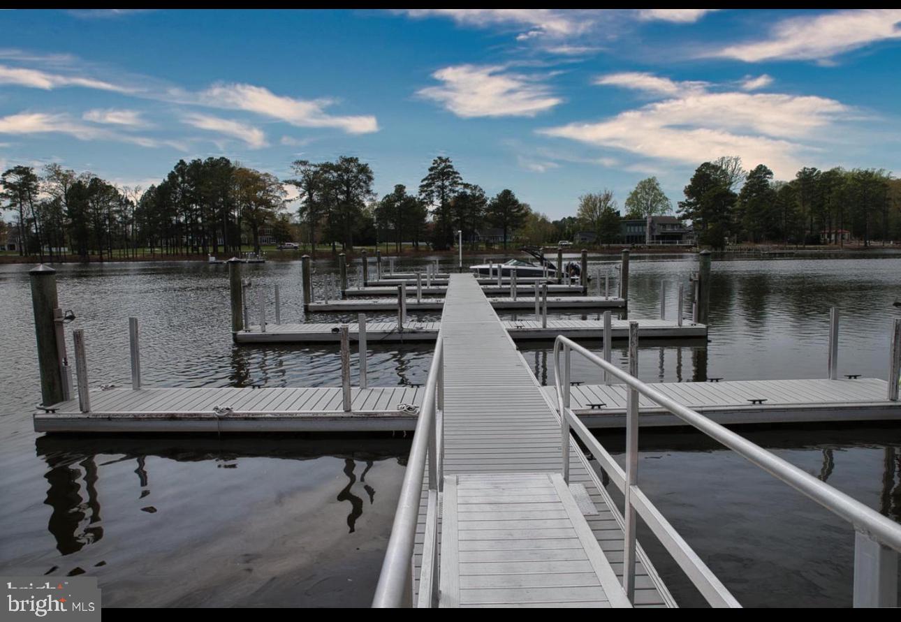 ANGOLA BY THE BAY - Residential