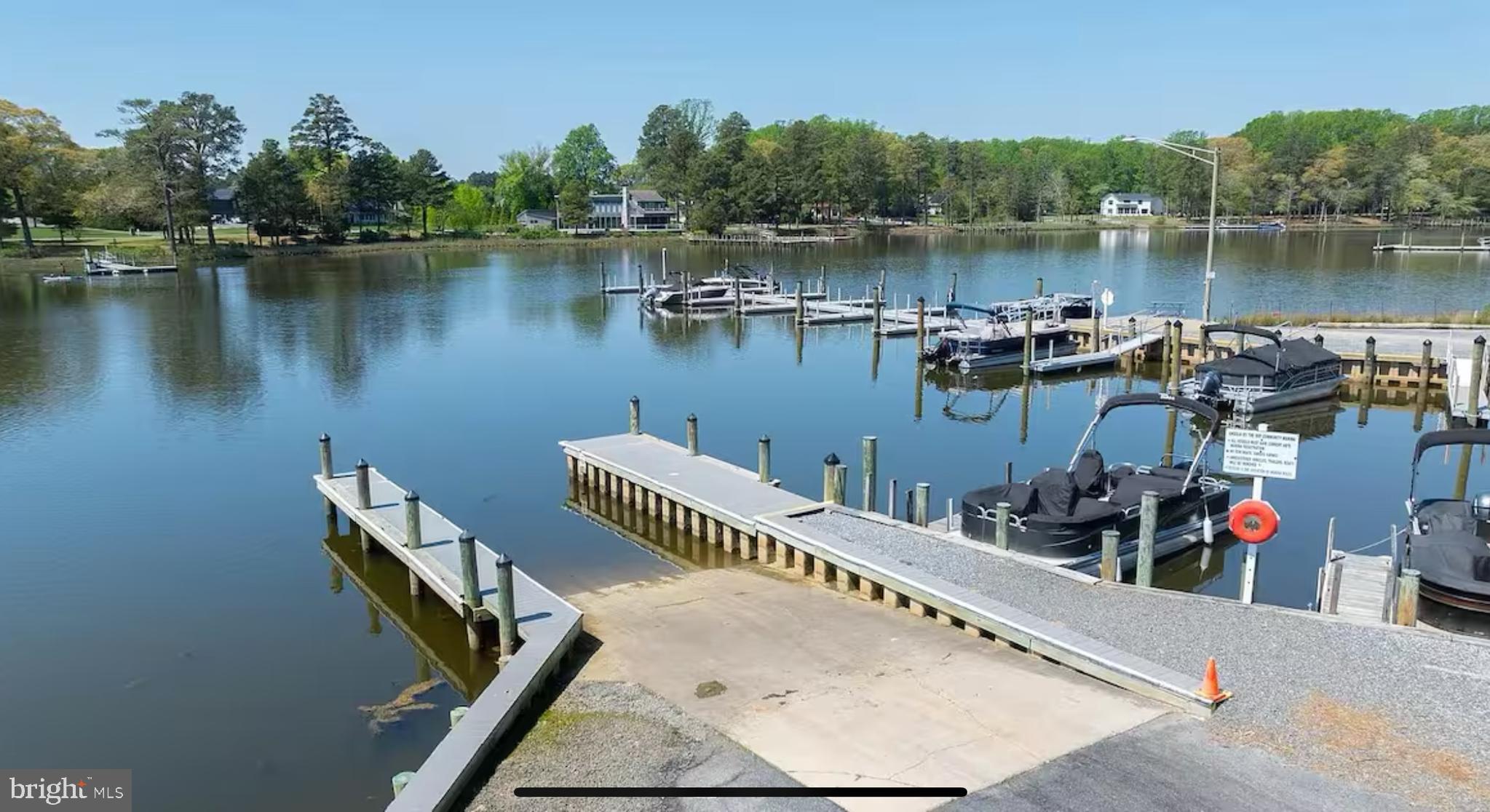 ANGOLA BY THE BAY - Residential