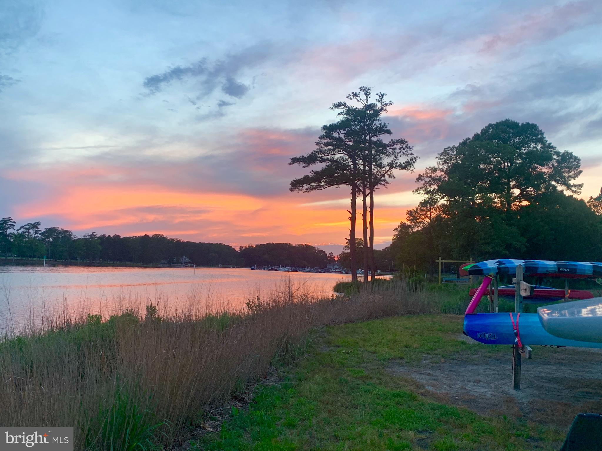 ANGOLA BY THE BAY - Residential