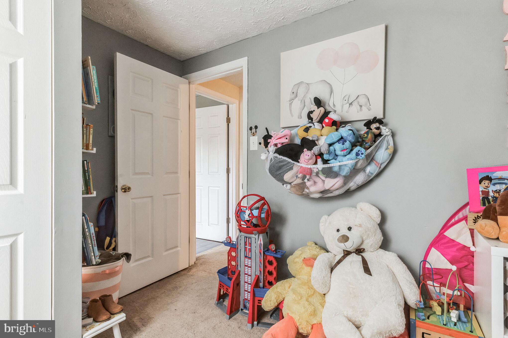 WOODBRIDGE CENTER - Residential