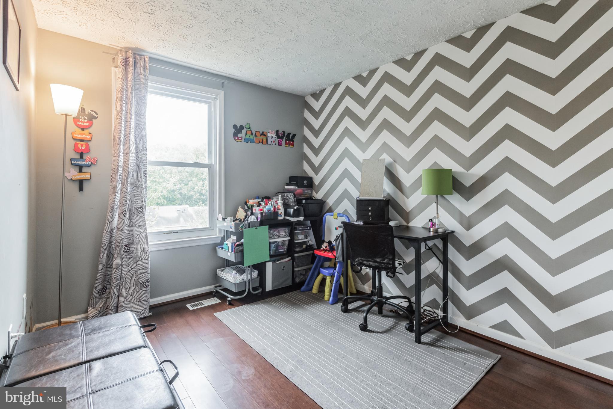 WOODBRIDGE CENTER - Residential