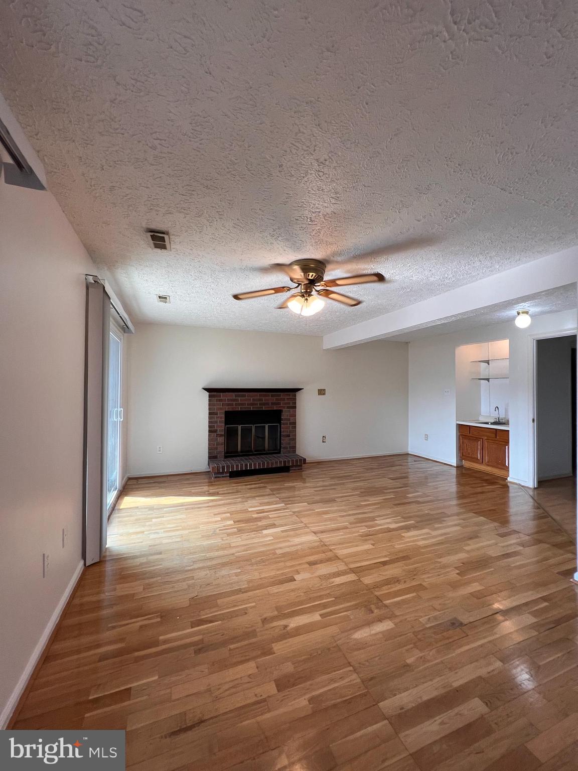 GUNNERS LAKE VILLAGE - Residential Lease