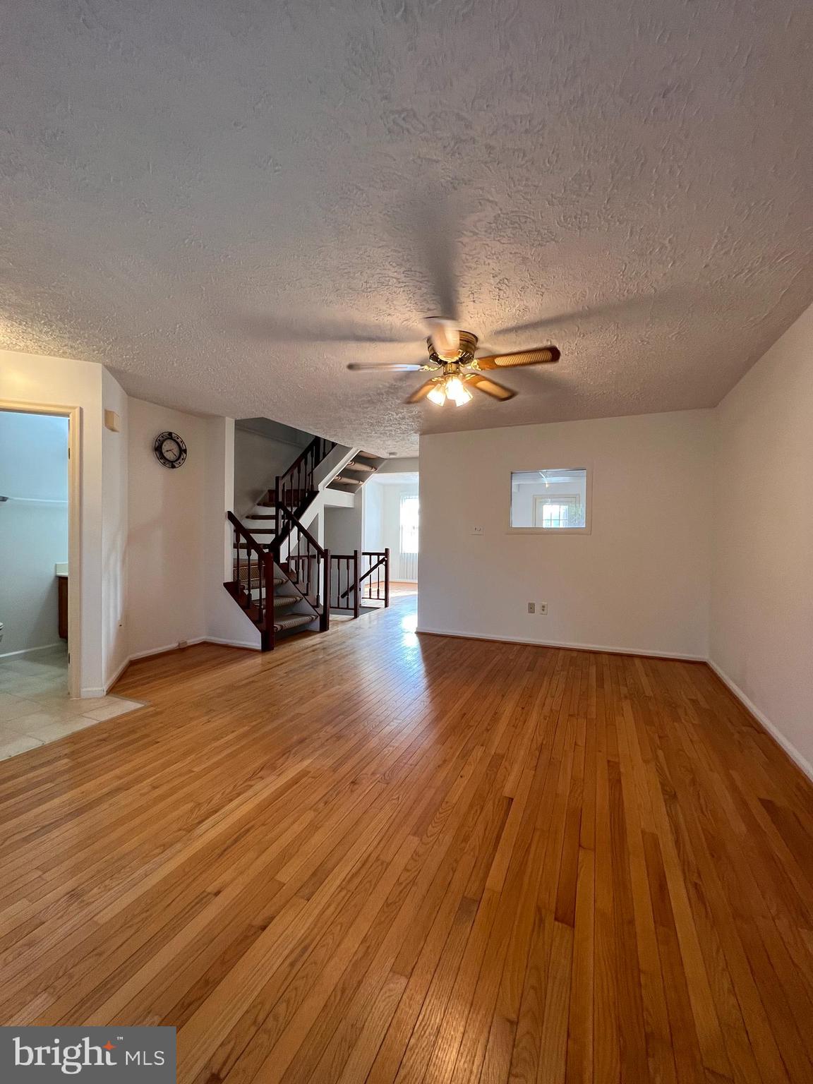 GUNNERS LAKE VILLAGE - Residential Lease