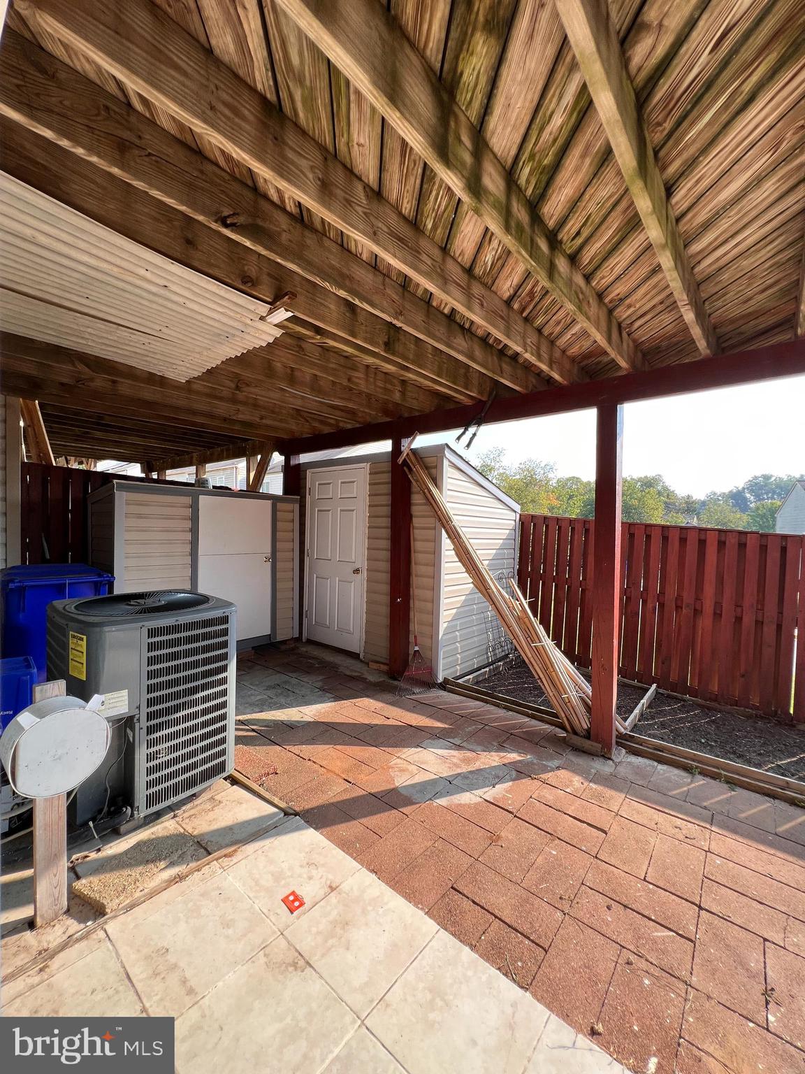 GUNNERS LAKE VILLAGE - Residential Lease