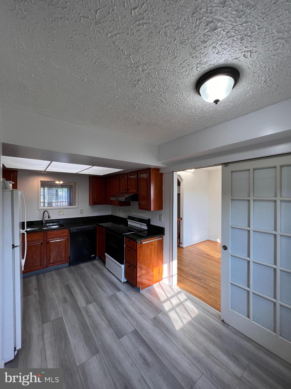 GUNNERS LAKE VILLAGE - Residential Lease